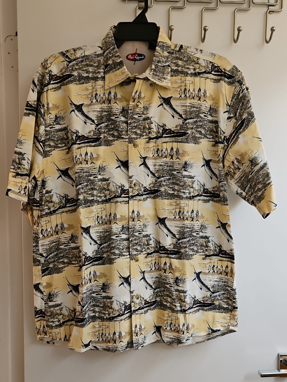 Reel Legends Mens Large Fishing Button Up Shirt Marlin Tuna Boats Yellow Cotton